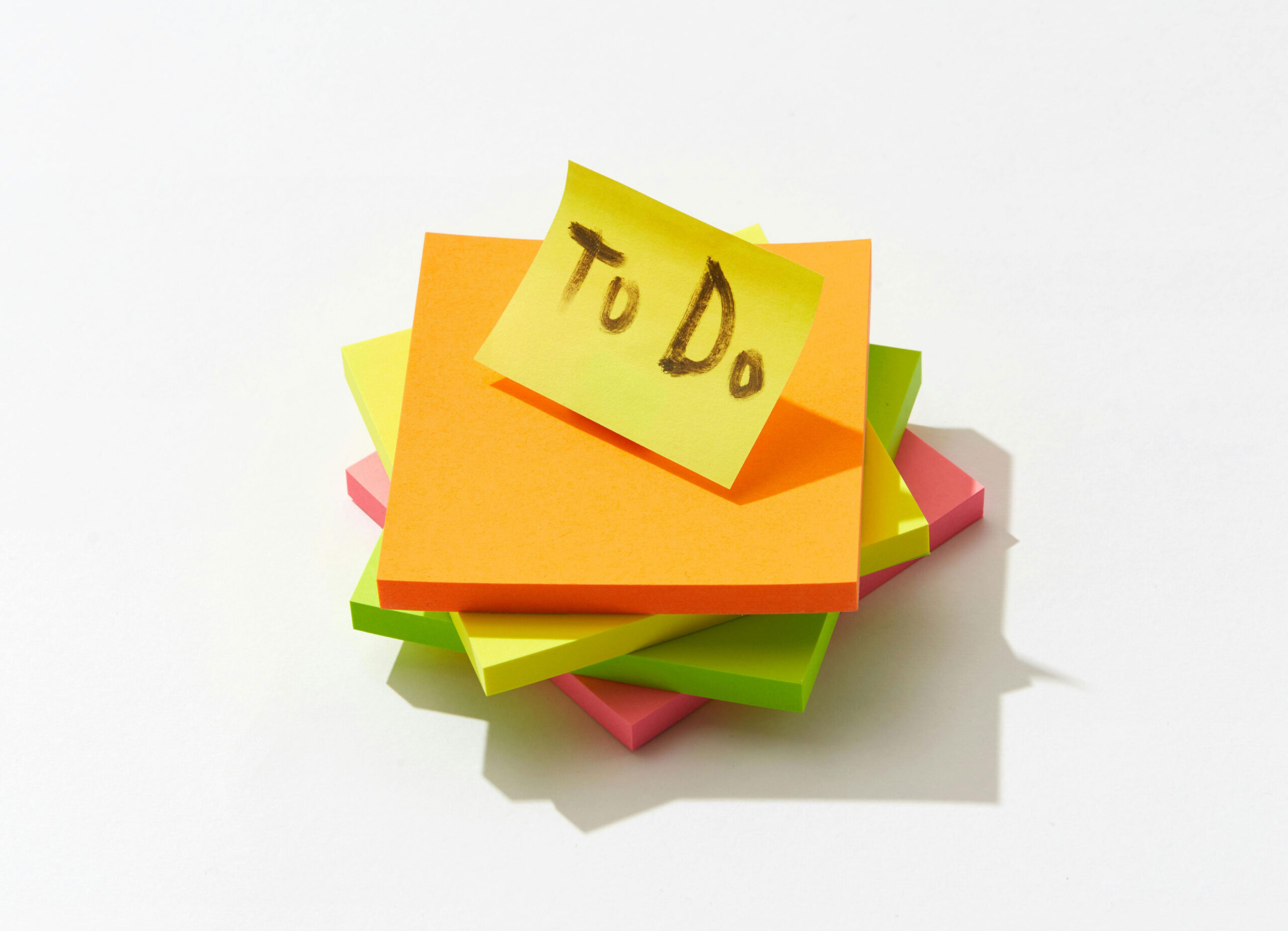 How to: Der Serious Games Ausschreibungsguide für Museen - Teaserbild mit Post-its, auf denen "TO DO" steht.